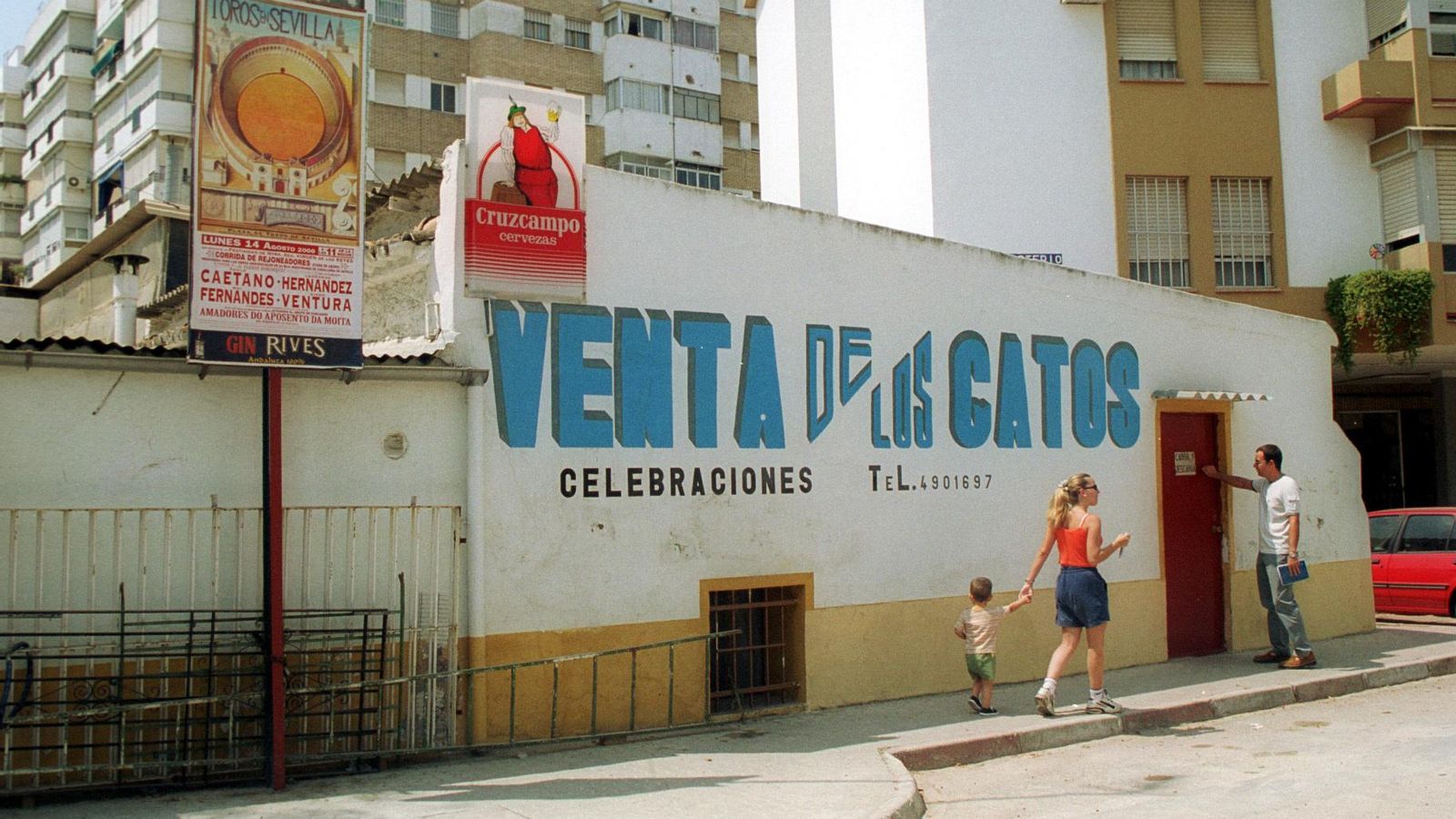 Entrada principal de la Venta de los Gatos, en una imagen del año 2000.