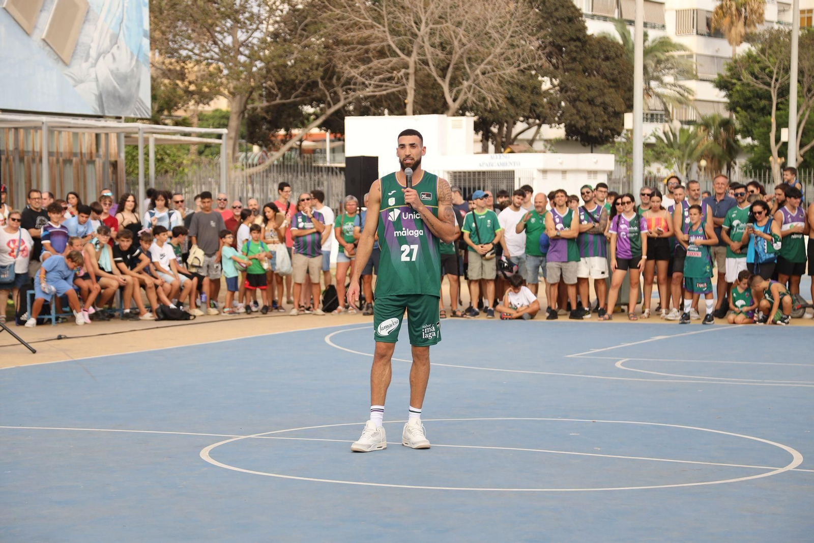 Las fotos de la espectacular presentación de Chris Duarte con el Unicaja en el Parque del Oeste