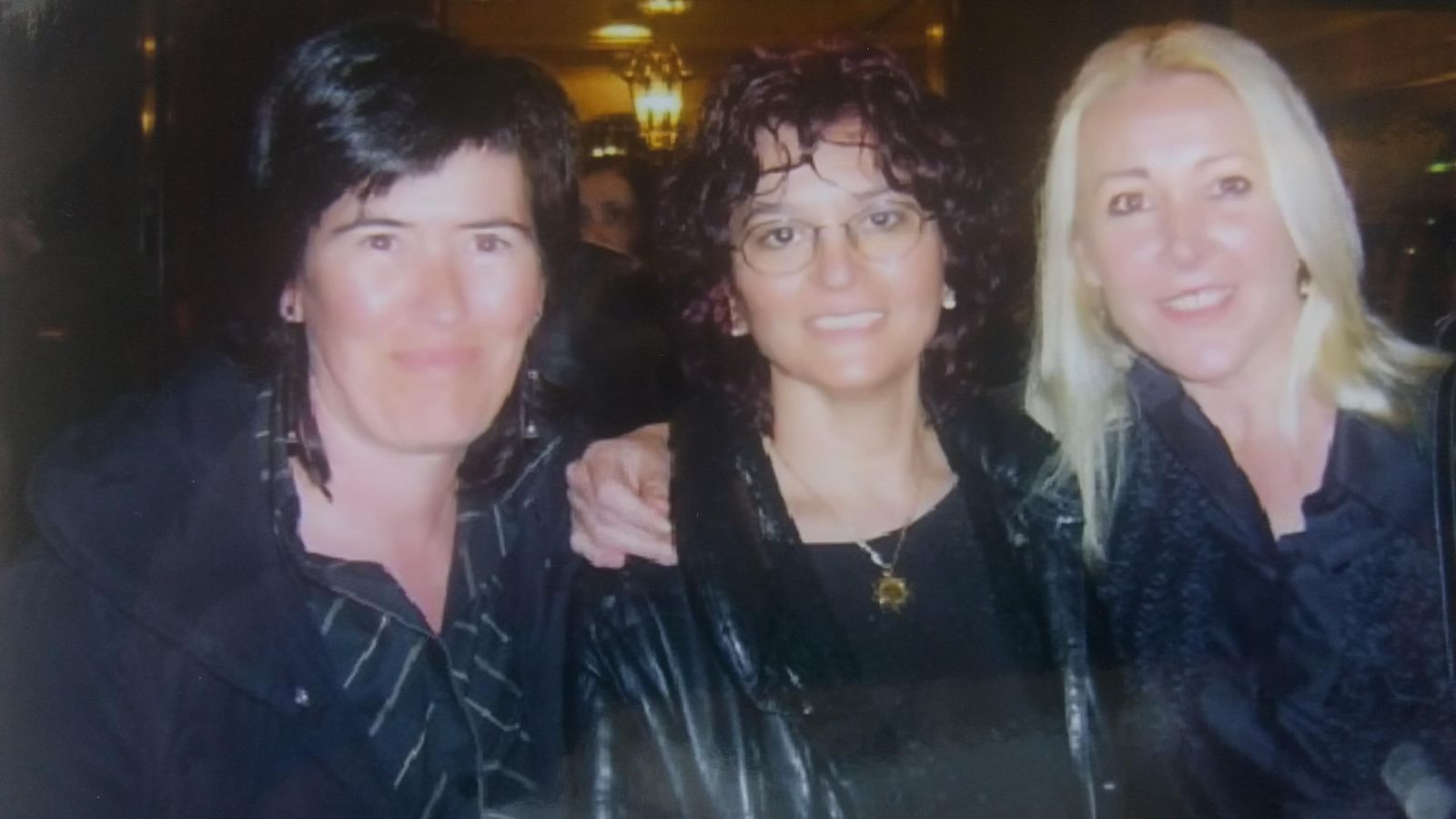 Con las escritoras Teresa Gómez e Inmaculada Mengíbar.