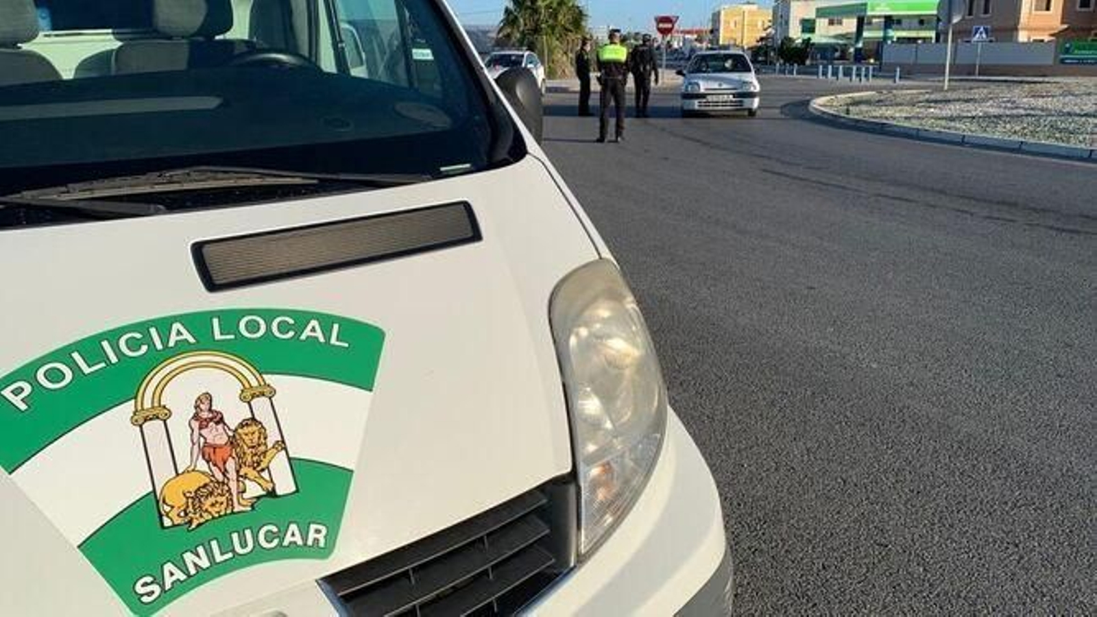 Un control de la Policía Local de Sanlúcar durante el estado de alarma.
