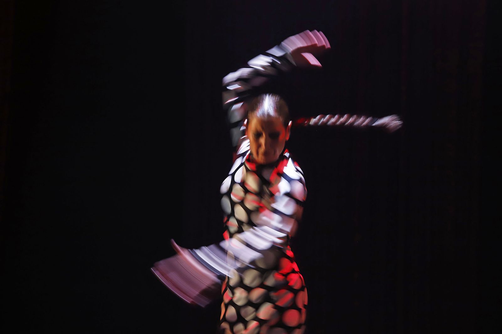 La actuación de Sara Baras en la Casa Colón de Huelva en imágenes