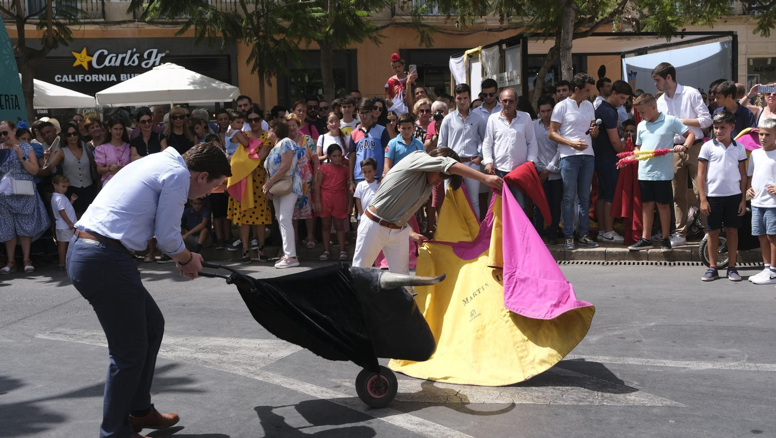 Exhibición de toreo de salón de la Escuela Taurina de Almería, en imágenes