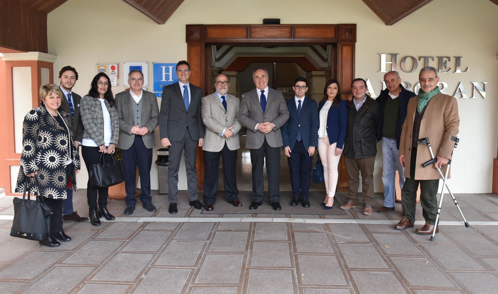 Inma Pérez, Manuel Gil, Raquel Montenegro, Jacinto Muñoz, Javier Chaparro, Manuel Delgado, Jose I. Landaluce, José C. Pérez, Patricia Cardoso, Juan Carlos Vadillo, Francisco Illescas y Pepe Acalá.