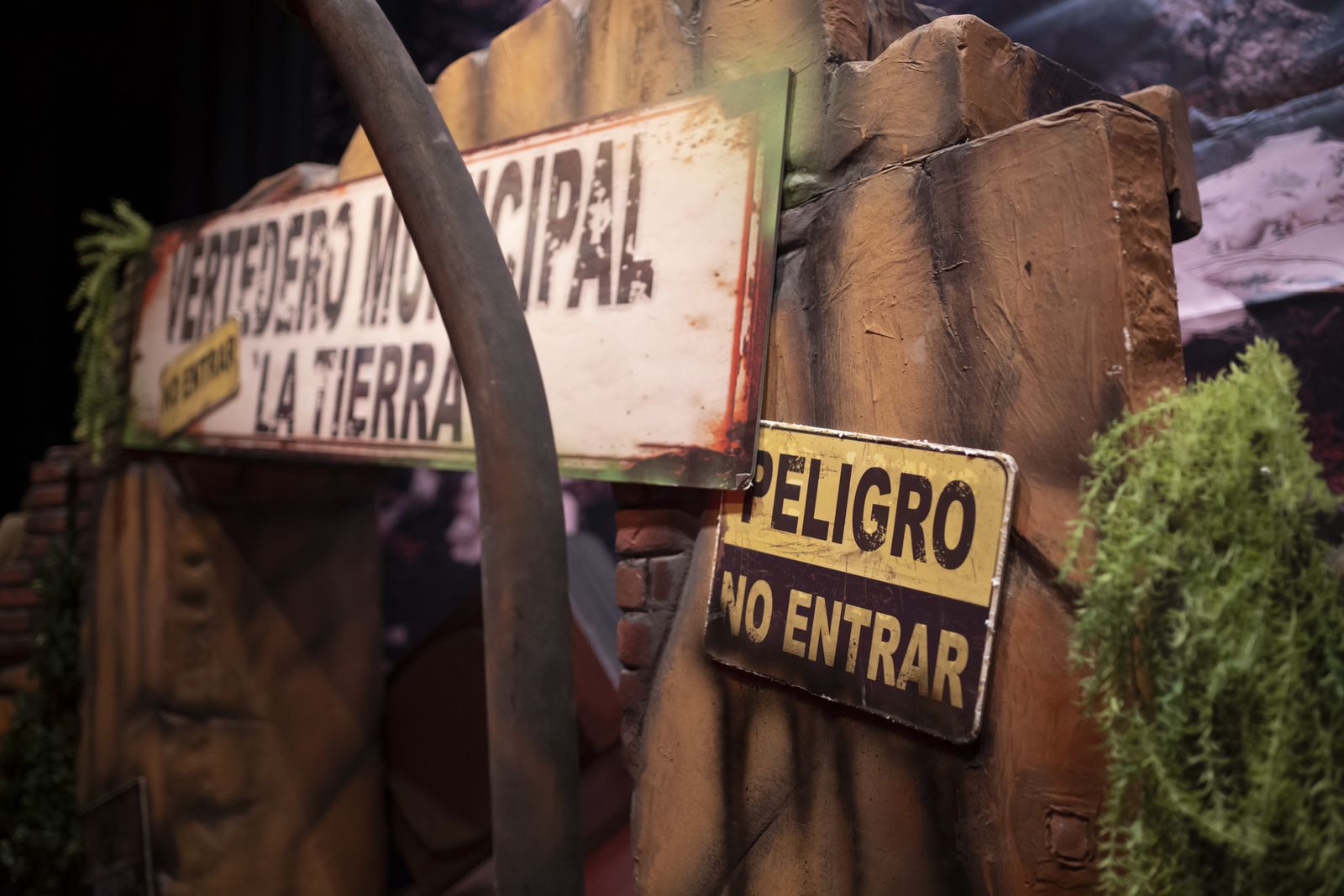 Imágenes de la actuación de la comparsa de Huelva "La vieja verde" en el Carnaval Colombino