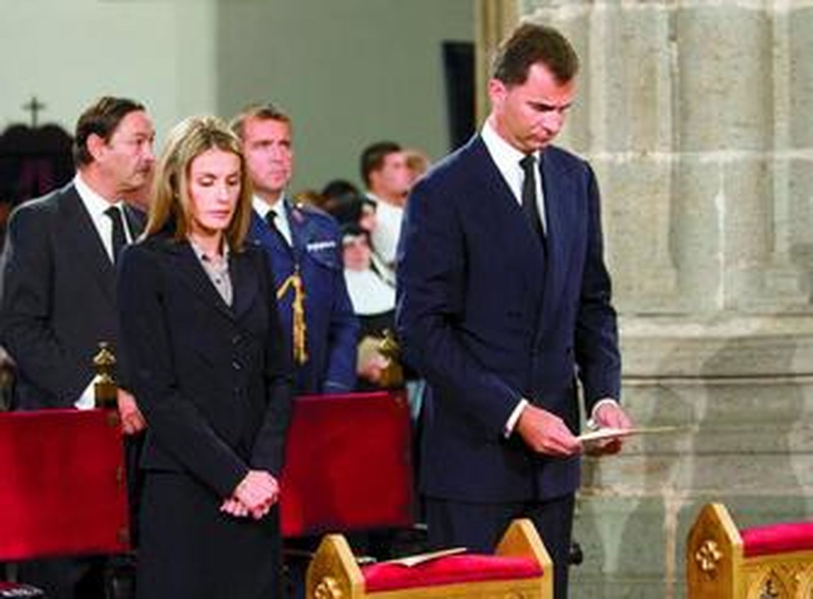 Don Felipe y Doña Letizia, ayer, en la catedral de Santa Ana, de Las Palmas.