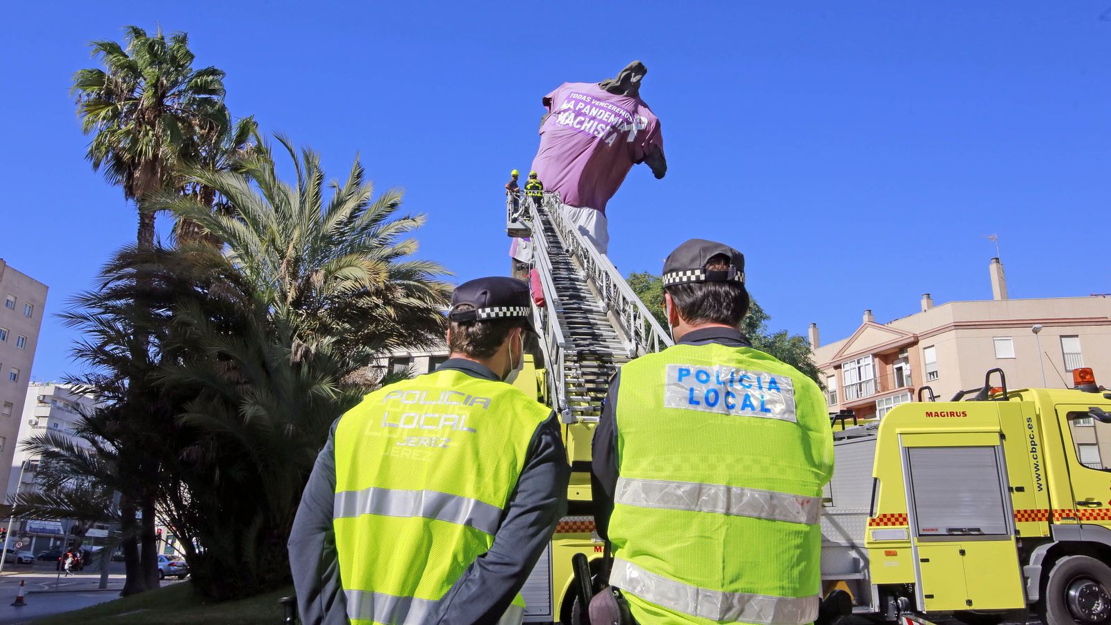 Imágenes del Minotauro vestido contra la Violencia de Género