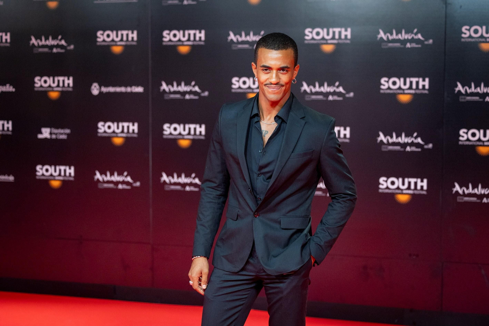 Todas las imágenes de la gran alfombra roja del South Series Festival en Cádiz: Luis Tosar, Marta Hazas, Mariano Peña, ....