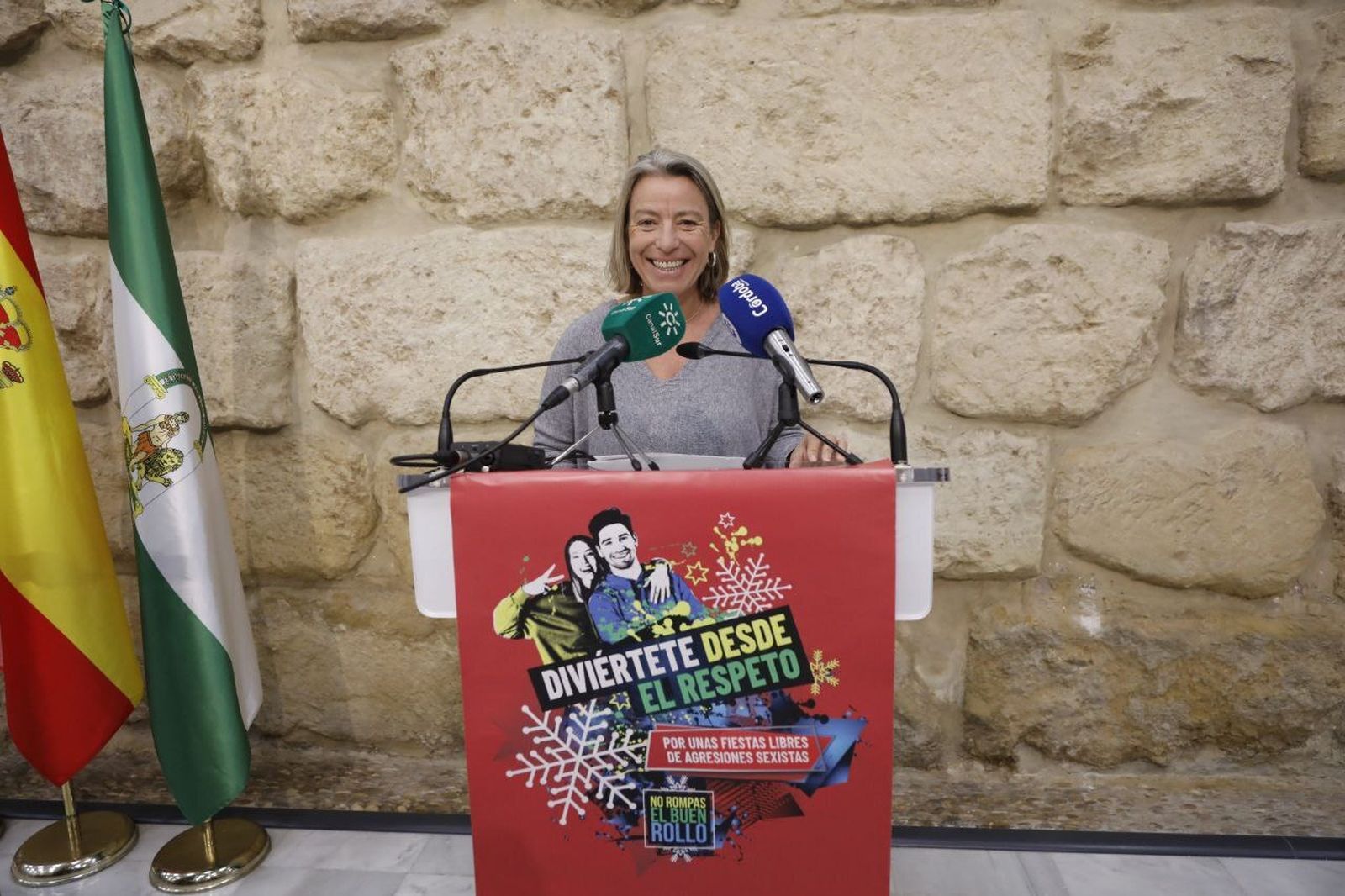 Isabel Albás presenta la campaña por una Navidad libre de agresiones sexistas.