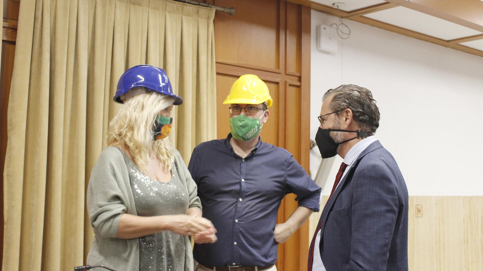 Cristina Pedrajas y Juan Alcántara conversan con David Dorado.