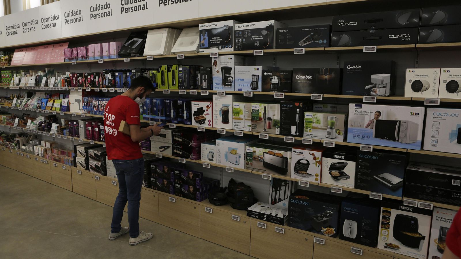 Producto tecnológicos en la tienda física de AliExpress en Sevilla. Producto tecnológicos en la tienda física de AliExpress en Sevilla.