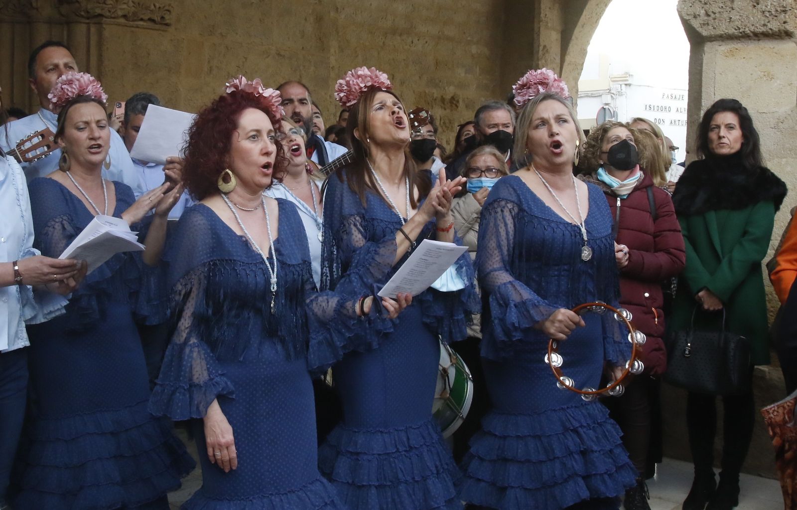 El traslado de María Auxiliadora de Córdoba tras su restauración, en imágenes