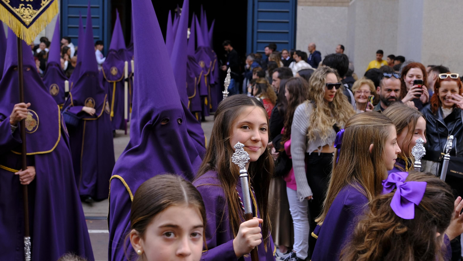Pasión vuelve a su Iglesia de Santa Teresa azotada por la lluvia