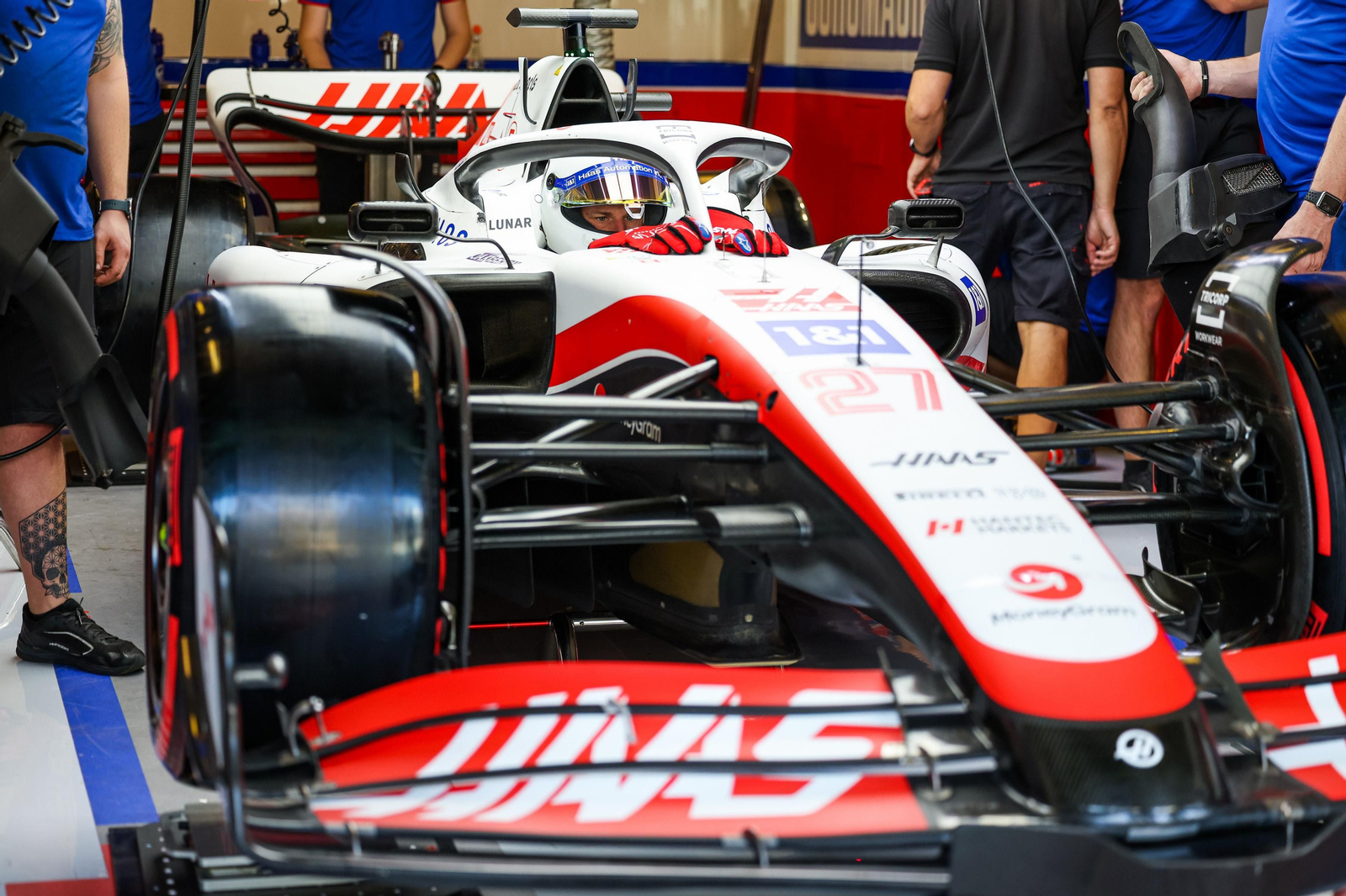 Las escuderías de  Fórmula uno se prueban tras el fin de temporada