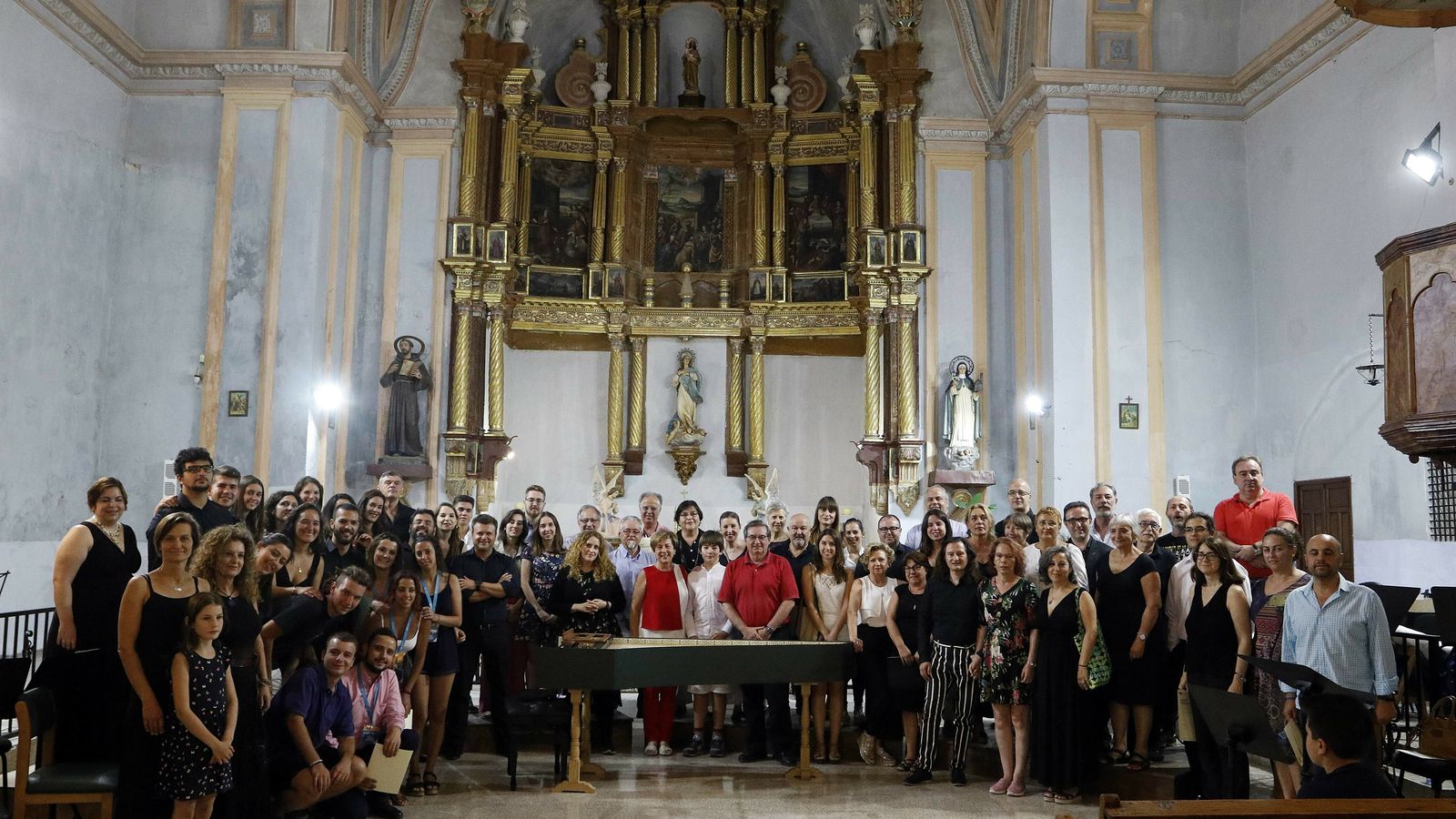 Gran parte de los alumnos y de la organización en la clausura del Festival.