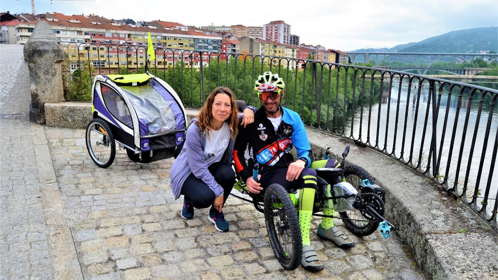 Carmen Ayuso y Manel Flores, en Orense.