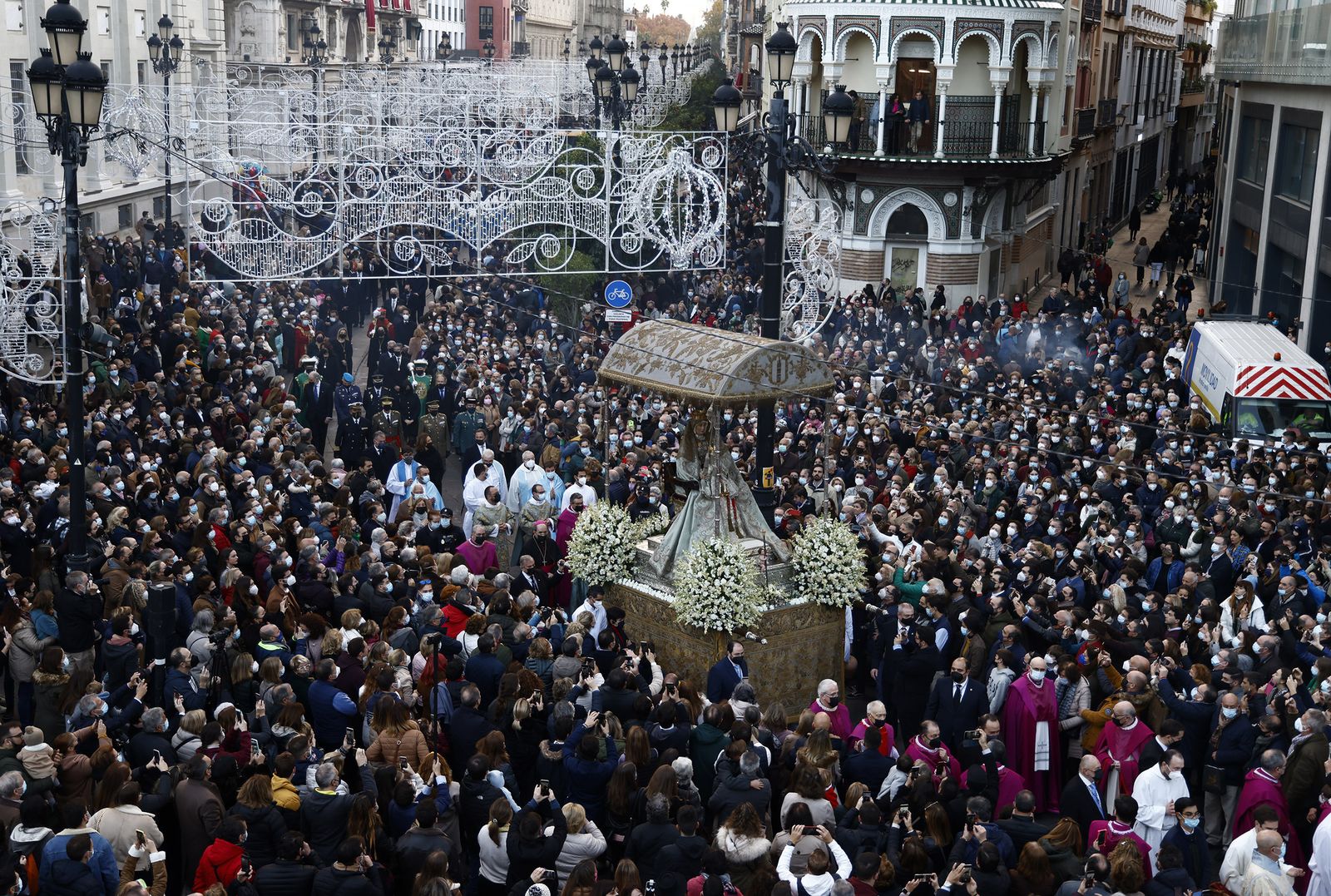 La procesión de la Virgen de los Reyes, en imágenes