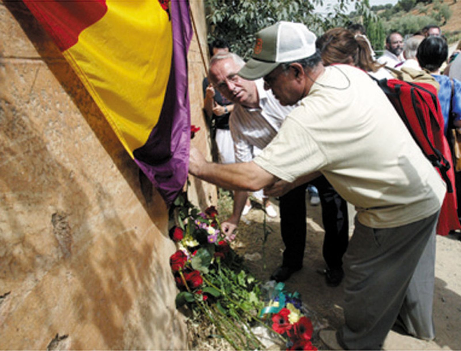 El Ayuntamiento de Granada empieza a recopilar datos sobre fusilados para Garzón