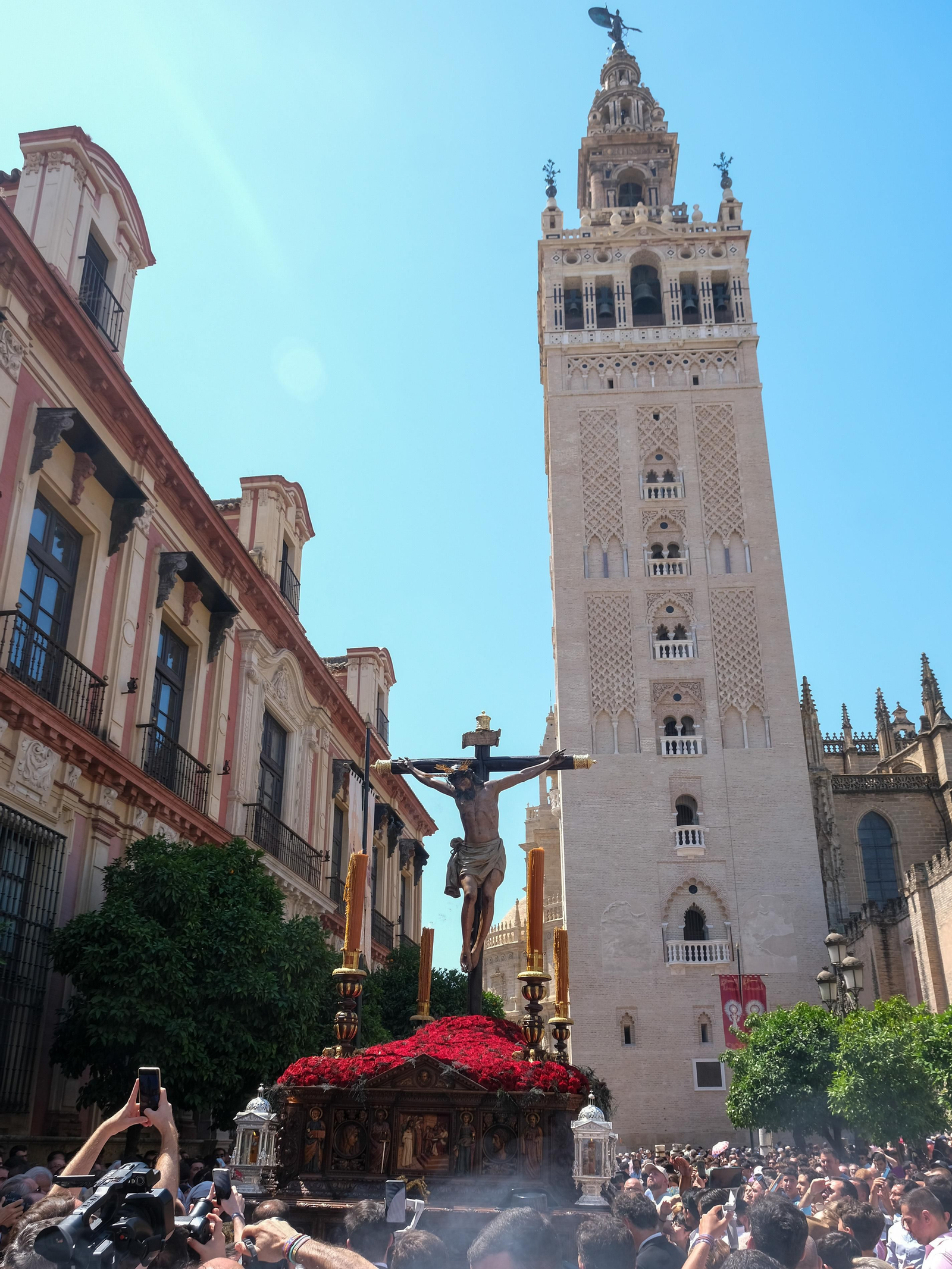 Salida procesional 450 años del Cristo de Burgos