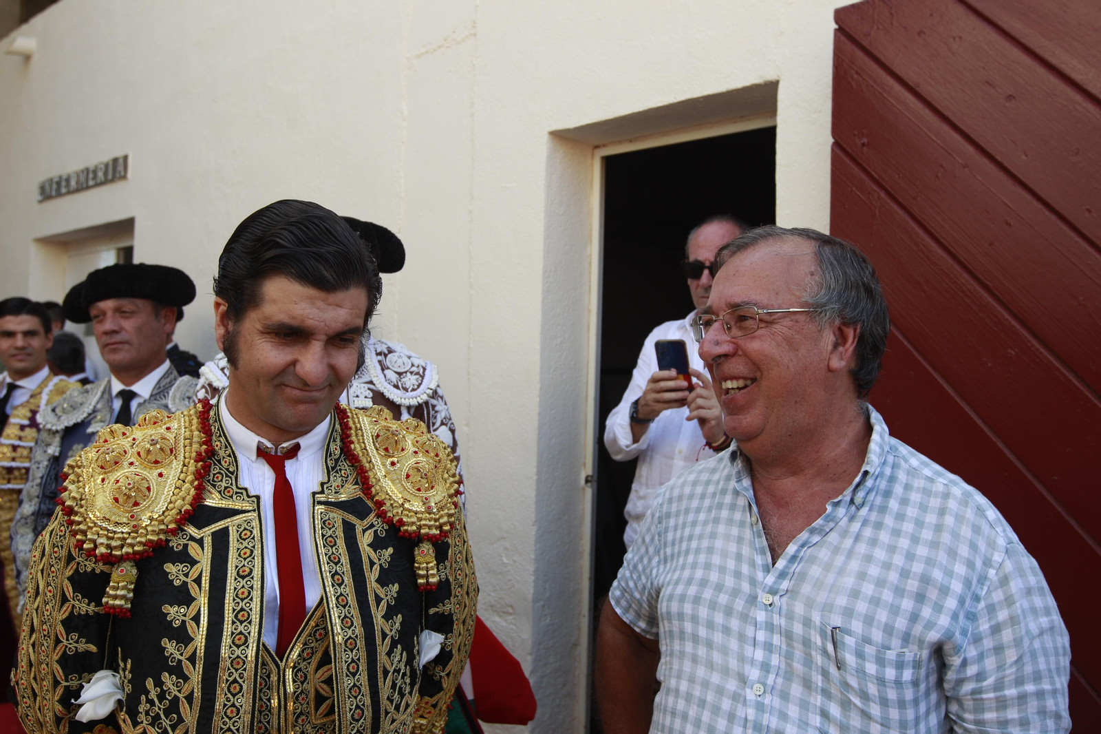 Imágenes de la corrida de toros de la Feria de Vera, con Morante de la Puebla, Emilio de Justo y Pablo Aguado