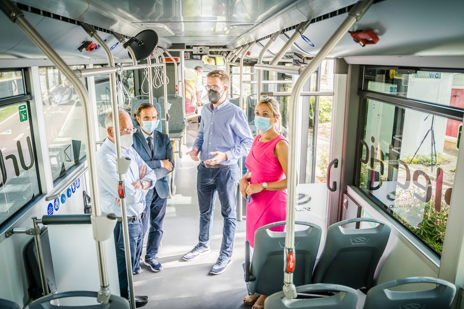 Roquetas realiza una prueba piloto para instaurar el autobús urbano eléctrico