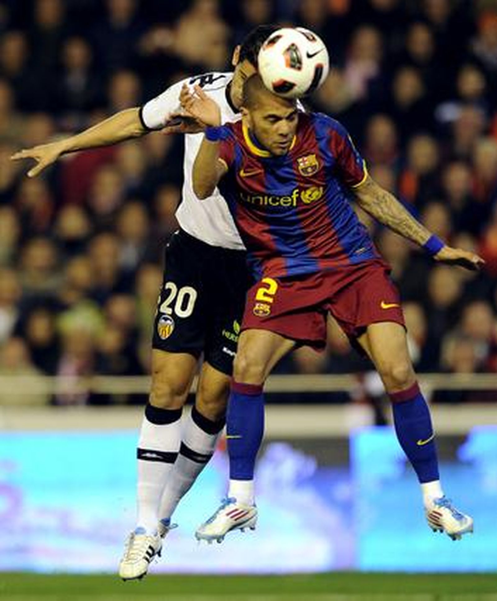 El Barcelona consigue una trabajada victoria en Mestalla.El Barcelona consigue una trabajada victoria en Mestalla.

Foto: AFP/ Reuters