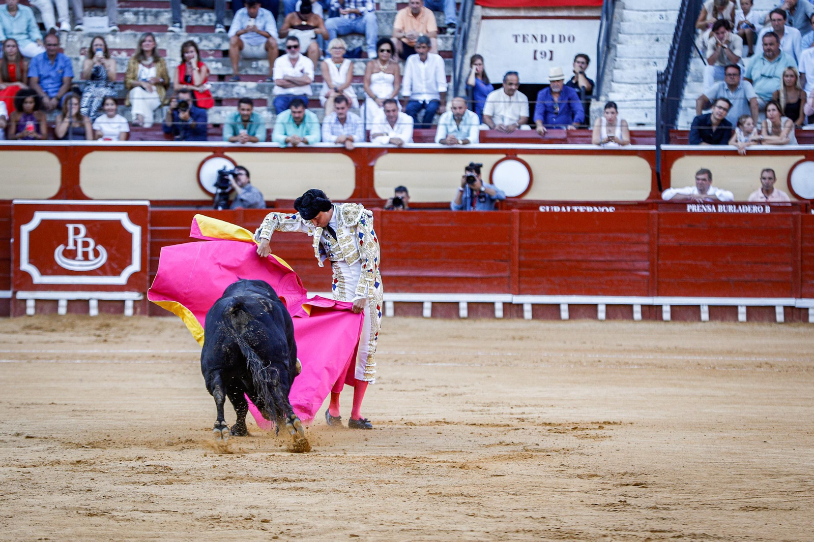 Imágenes de la corrida de toros en El Puerto: Manzanares, Roca Rey y Pablo Aguado