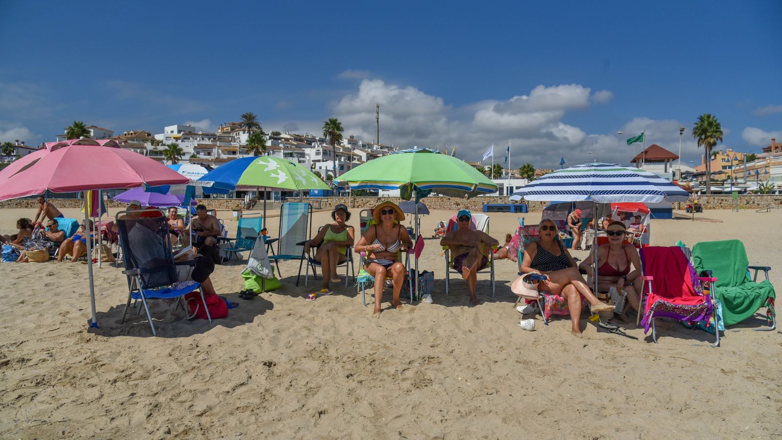 Las fotos del ultimo domingo de la temporada oficial de playas en Algeciras