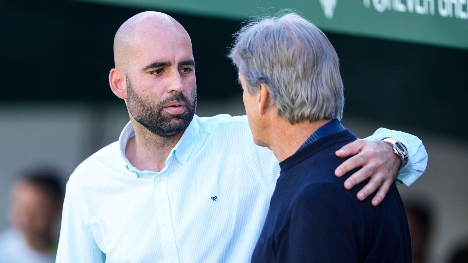 Claudio Giráldez saluda a Manuel Pellegrini