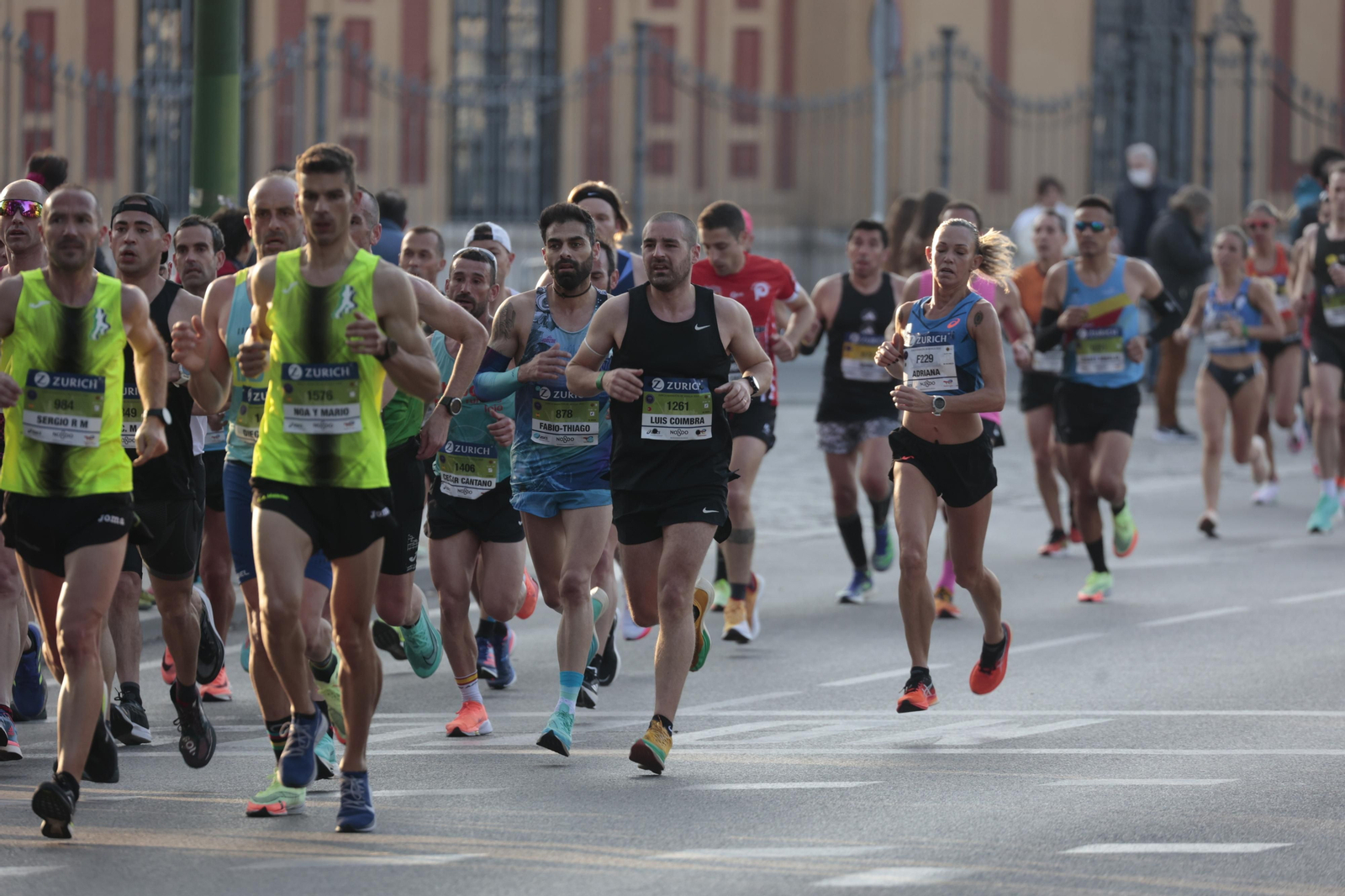 Las imágenes de la Maratón de Sevilla 2022 (12)