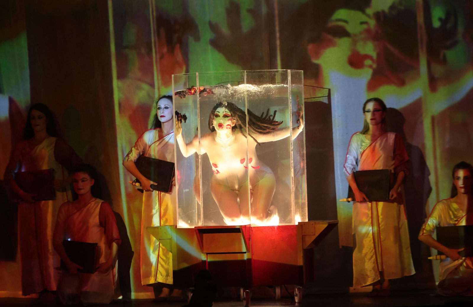 Imágenes de la ópera 'Carmina Burana' en Jerez