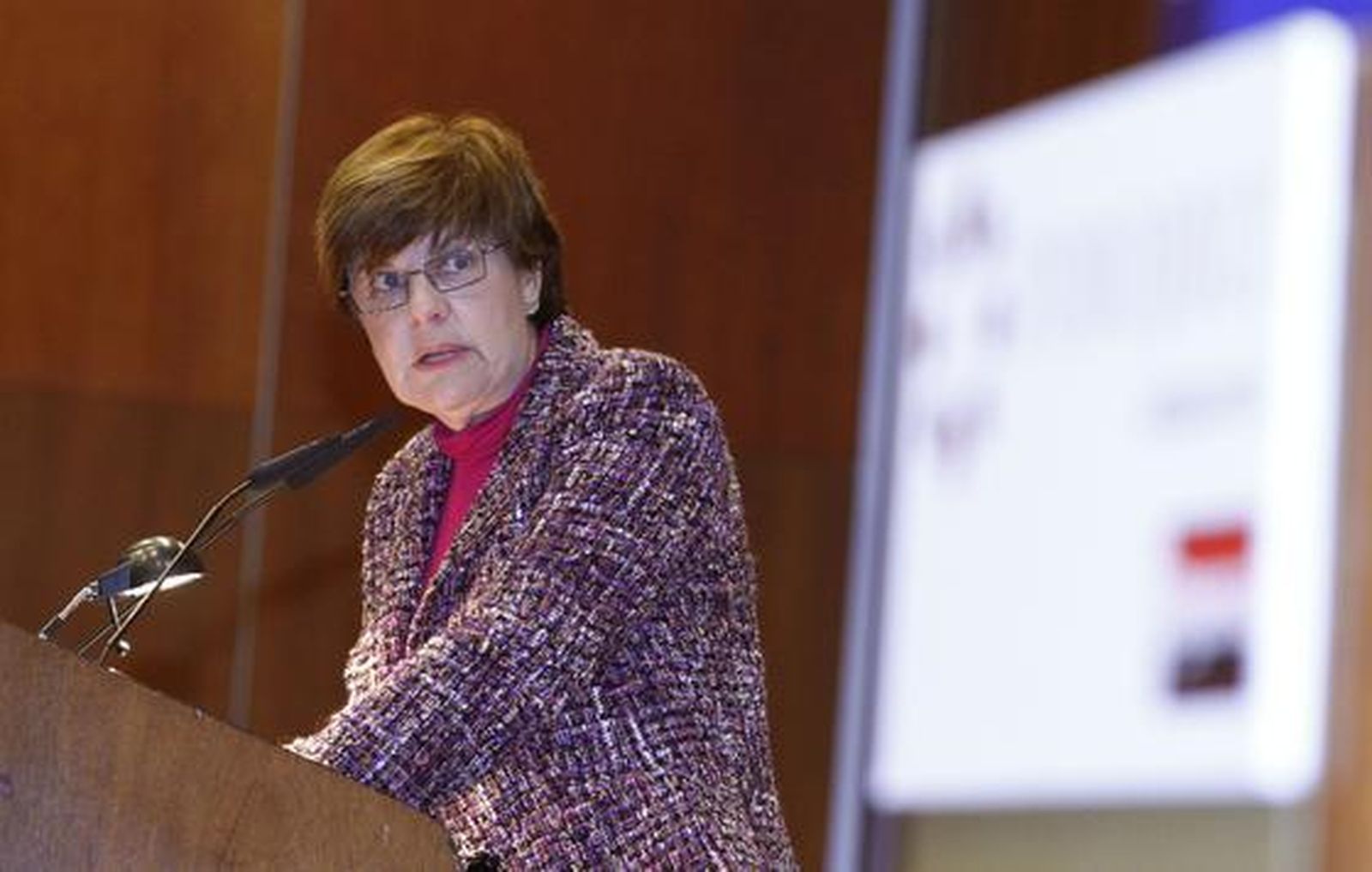 Josefina Cruz Villalón en su intervención en el Foro Joly.

Foto: Juan Carlos Vazquez / Victoria Hidalgo