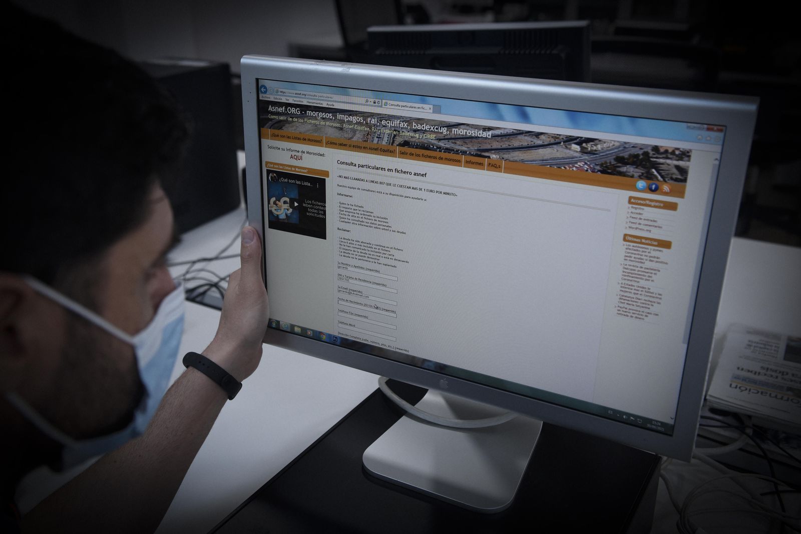 Un usuario consulta un portal.