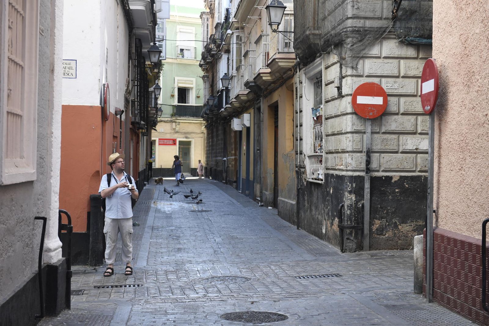 Al fondo, el tramo de Manuel Rancés esquina con Beato Diego, donde los vecinos denuncian problemas.