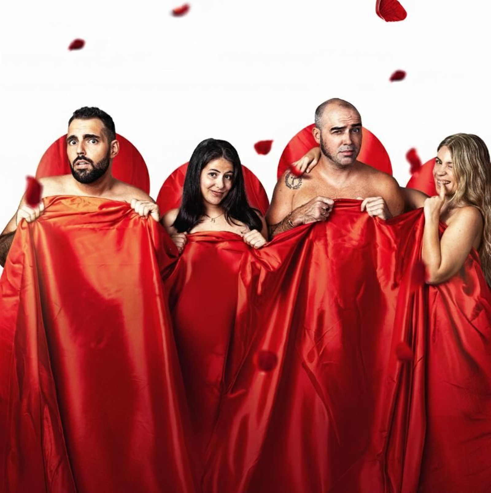 Los actores que forman el reparto de este montaje teatral.