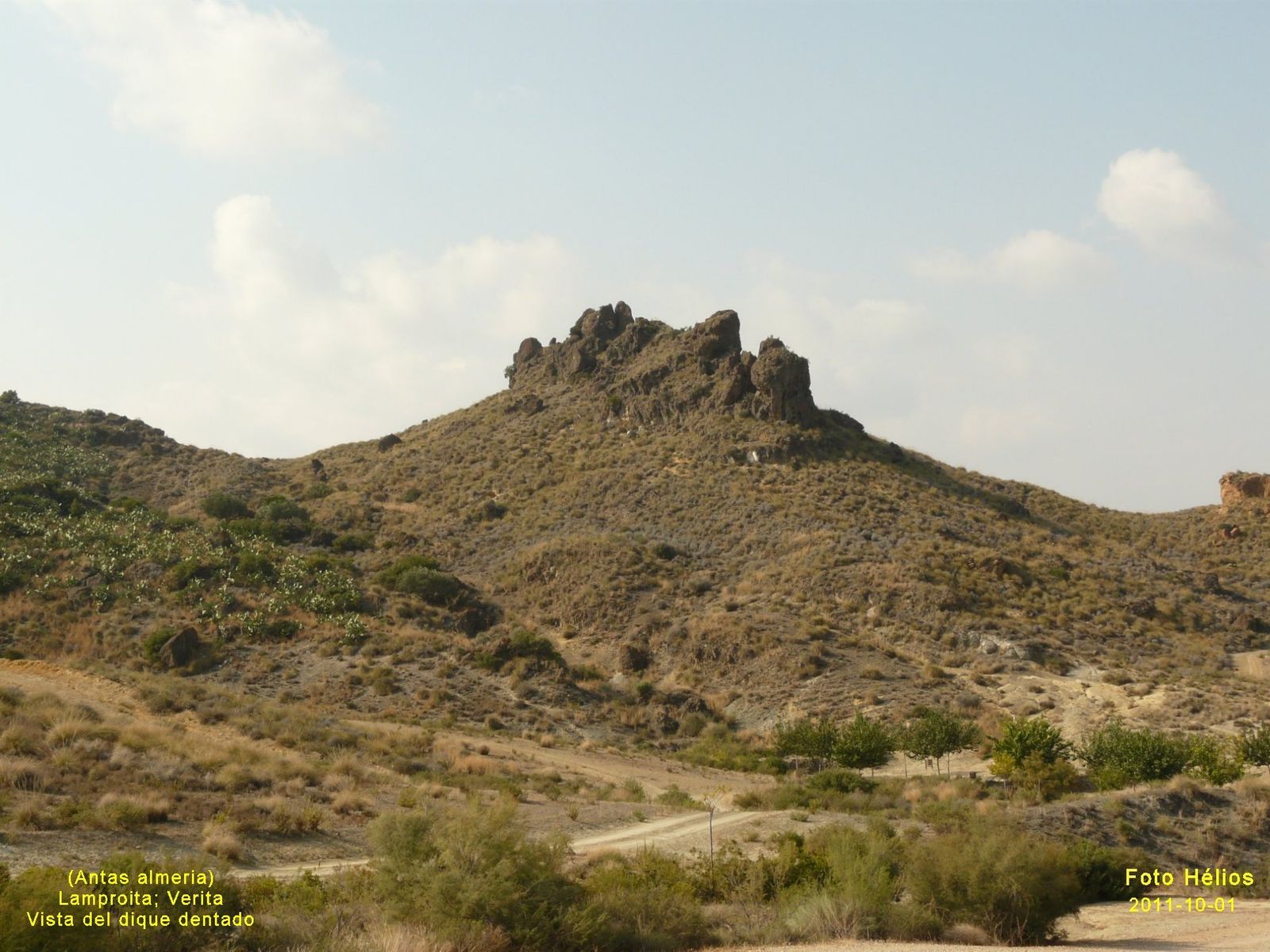 Romería en Antas para pedir modificaciones en la línea de alta tensión
