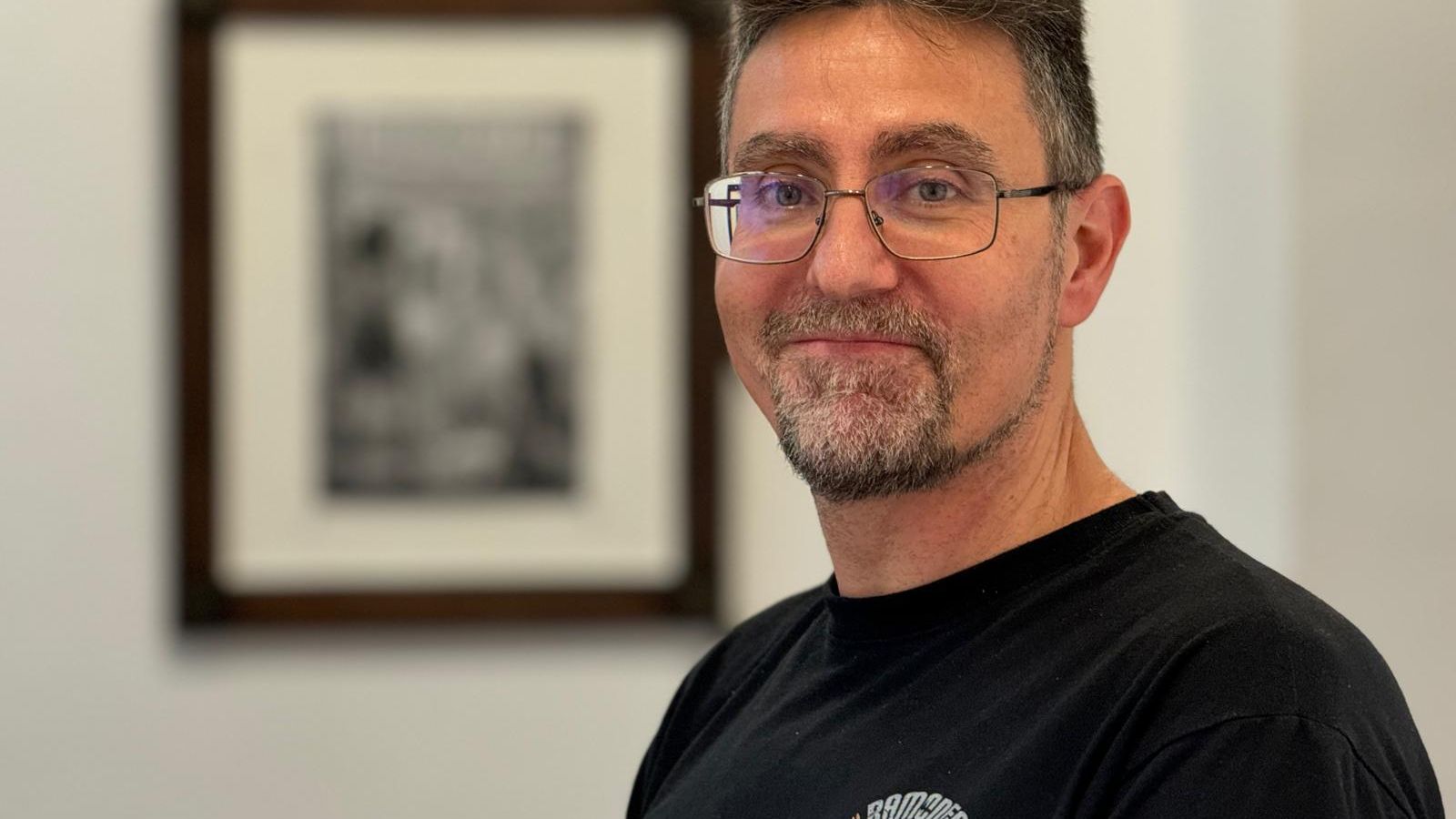 El autor Raúlo Caceres El autor Raúlo Caceres