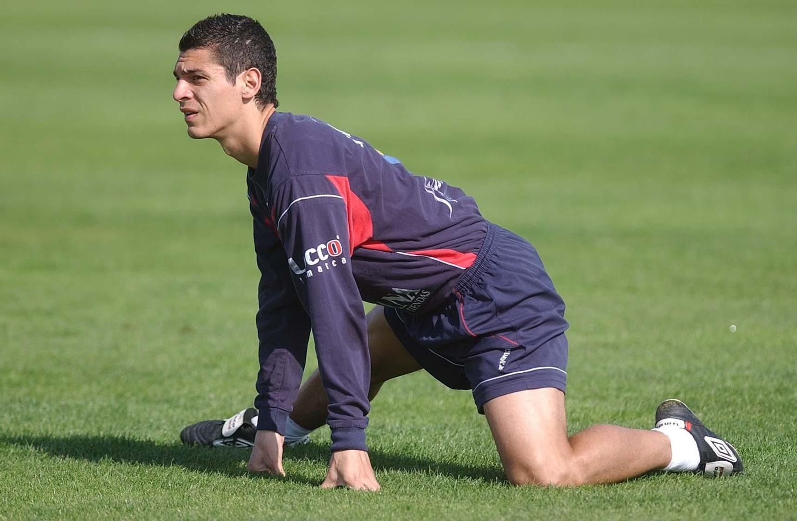 Javi Casquero conoce bien el mundo del fútbol, y tras una extensa carrera como jugador ha emprendido la aventura de los banquillos. El Recreativo puede ser su destino.