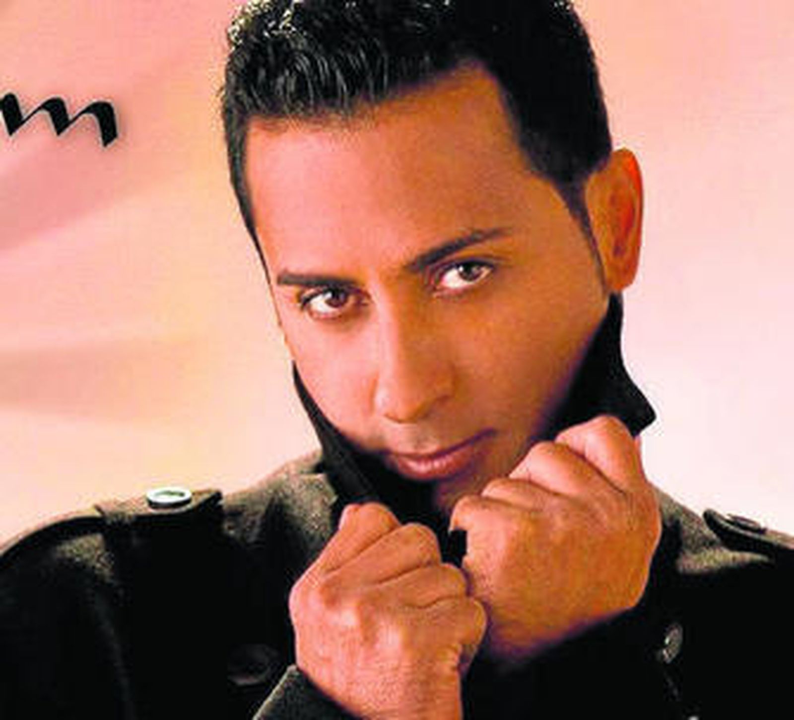 El cantante de 'La muchacha turca' sigue triunfando.