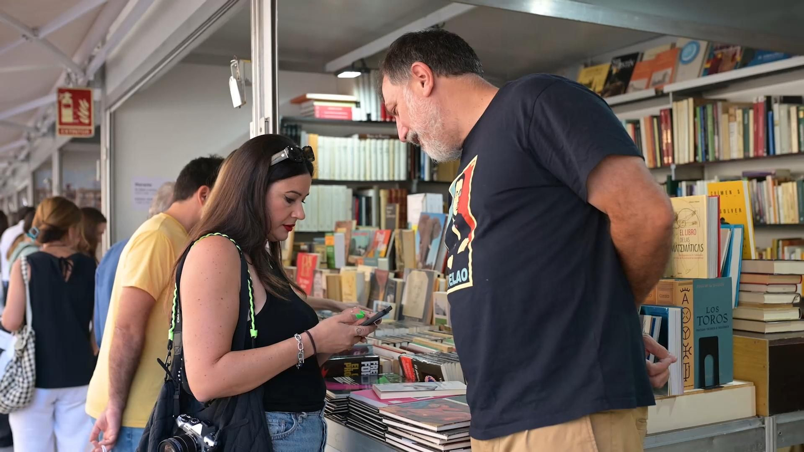 Un recorrido por la Feria del Libro Antiguo y de Ocasión de Sevilla