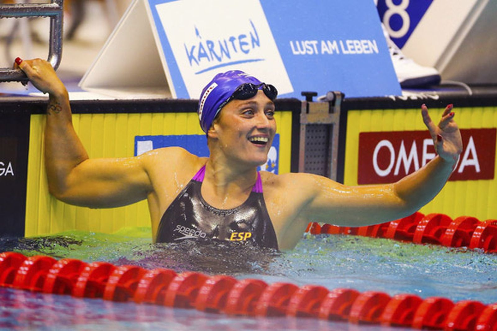 Mireia Belmonte bate el récord del mundo de los 400 libre en piscina corta