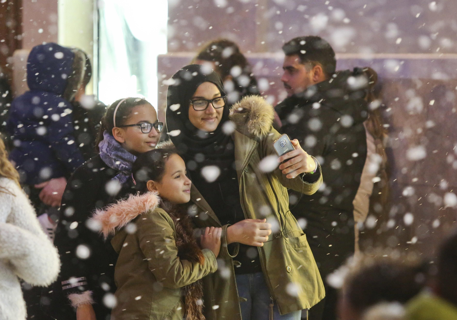 La nieve vuelve a la Plaza de las Flores