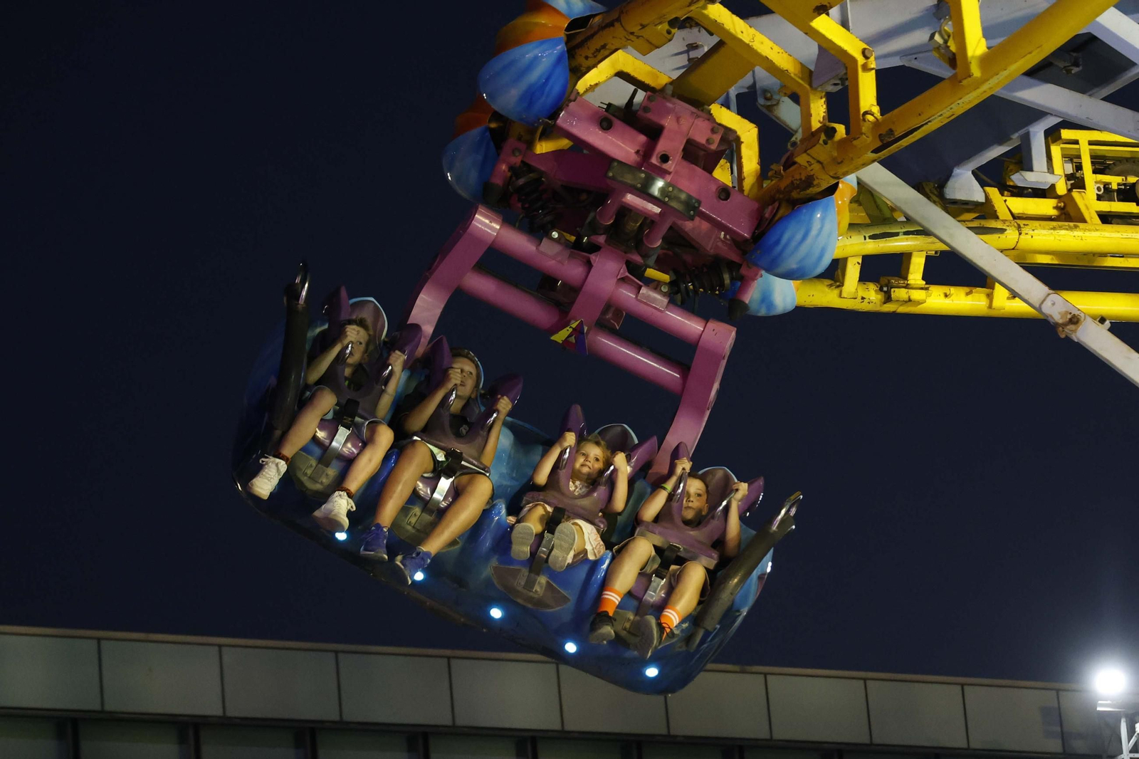 Búscate en las fotos del jueves de la Feria de La Línea