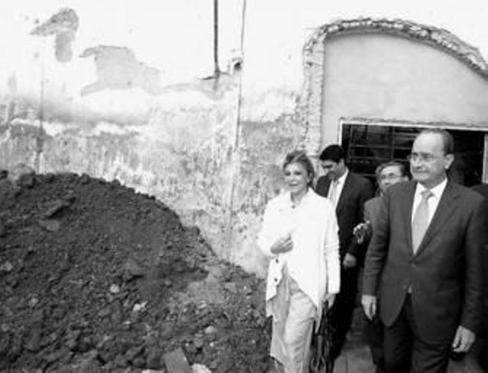 La baronesa Thyssen visita las obras del futuro museo con el alcalde. La baronesa Thyssen visita las obras del futuro museo con el alcalde.