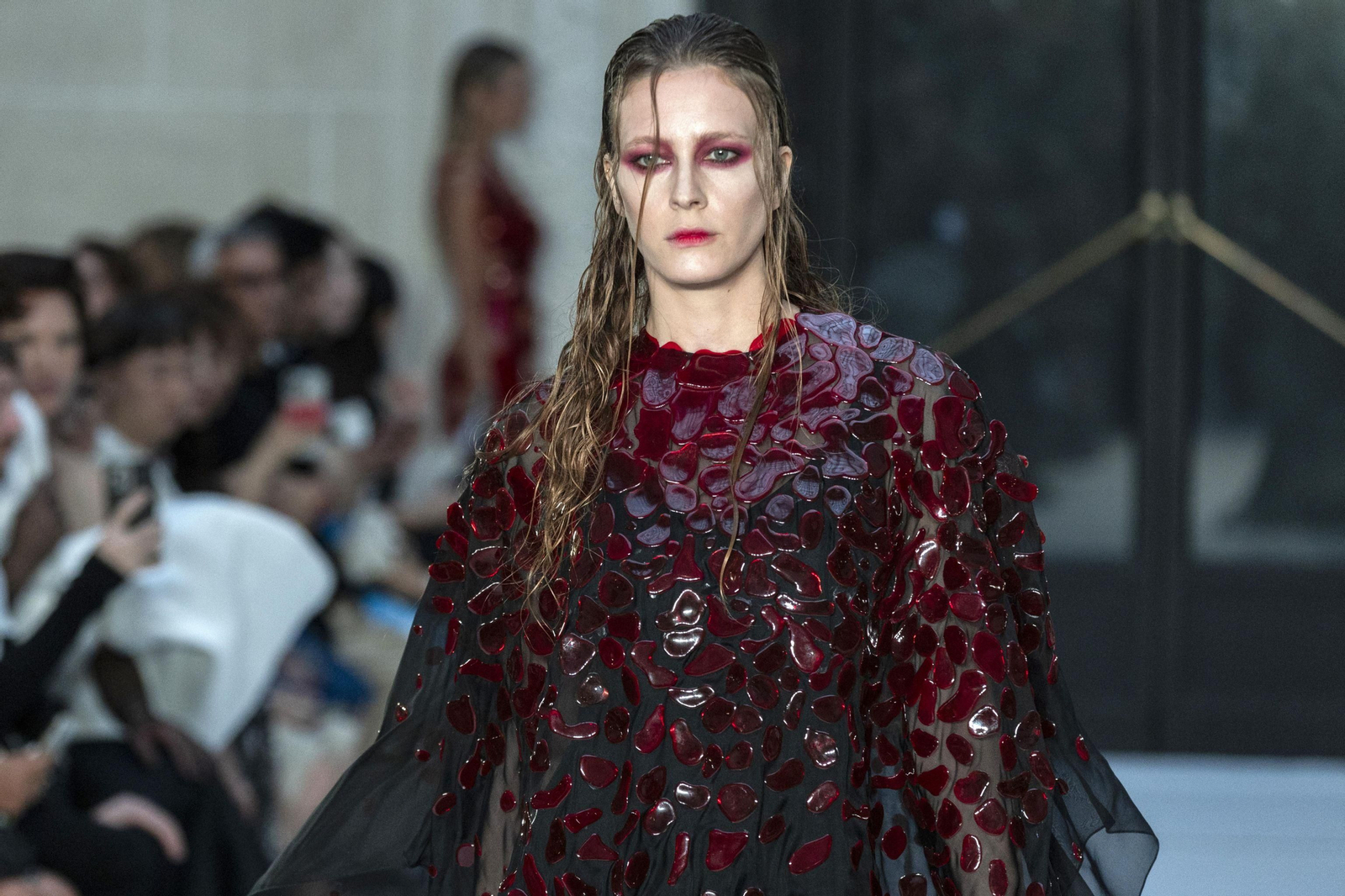 Las mejores imágenes del desfile de Juana Martín en París