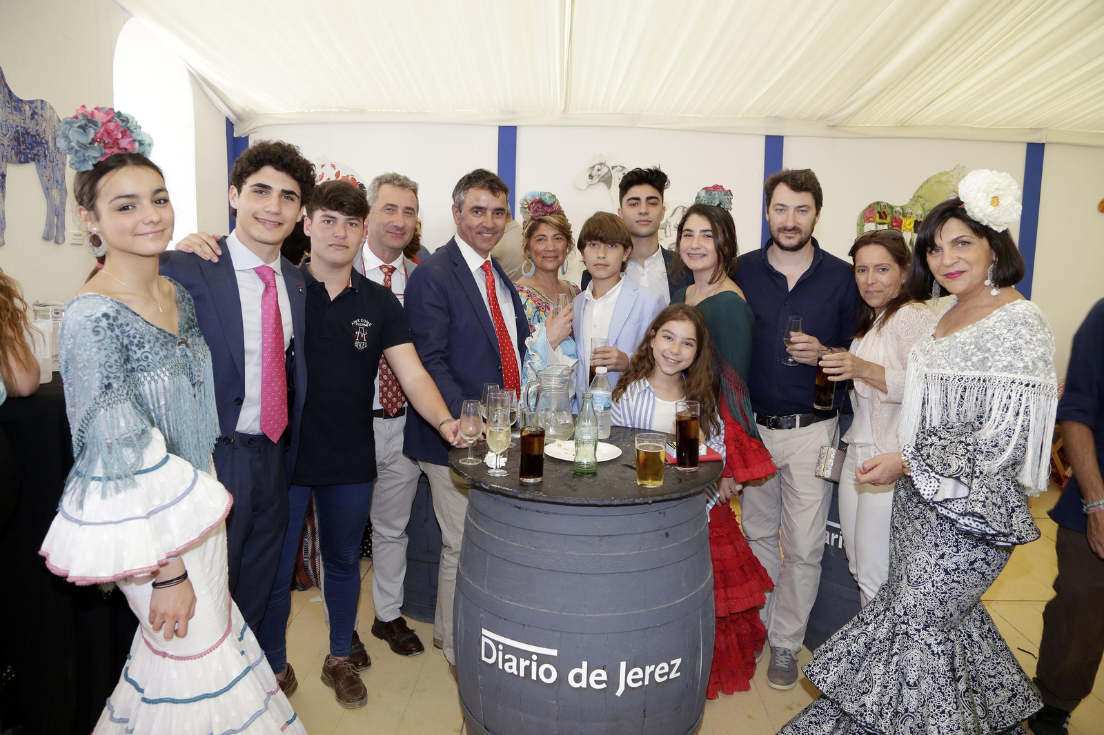 La familia Sánchez con Paloma López Zurita, de la UCA Campus de La Asunción