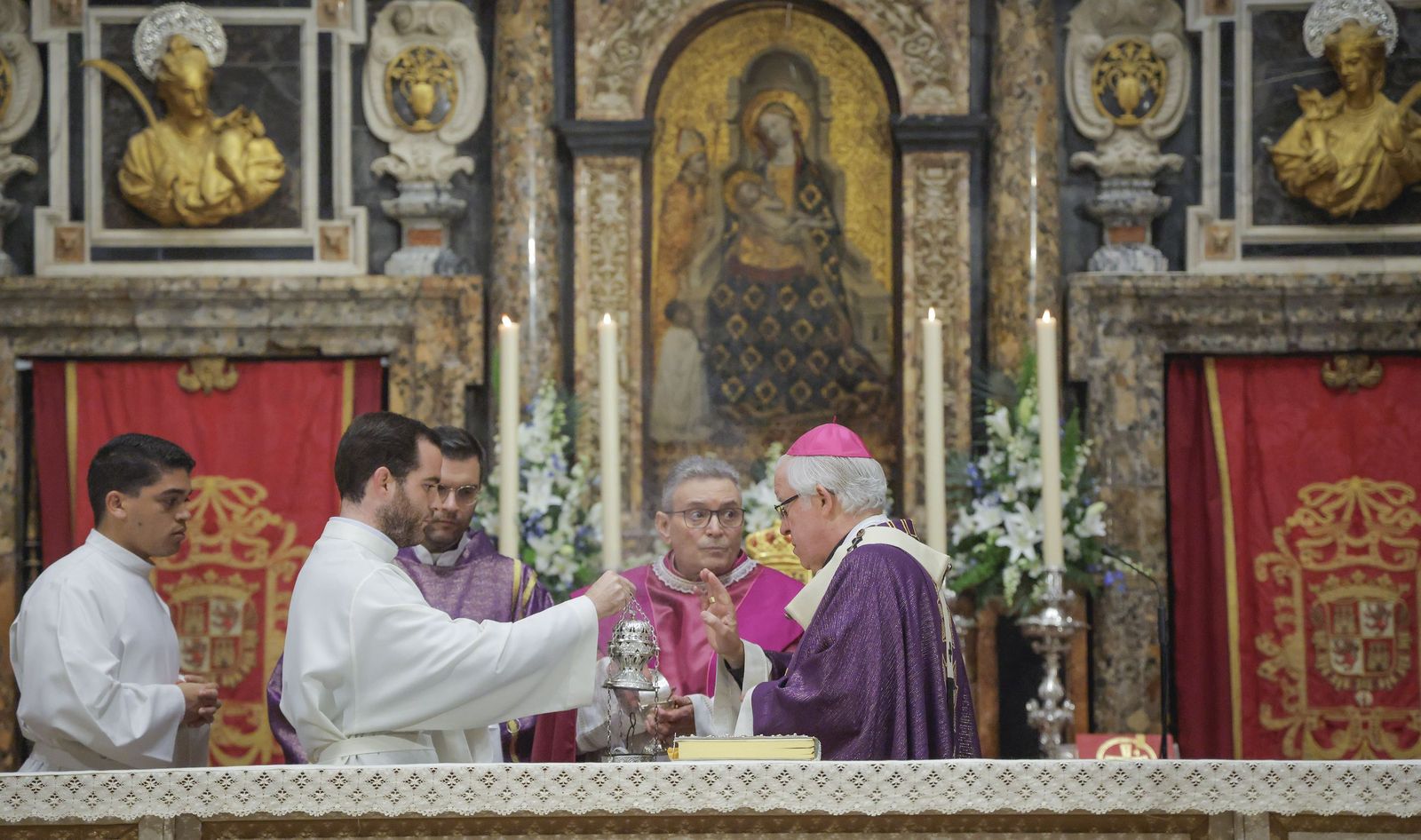 Misa funeral por las víctimas de Adamuz y el maquinista sevillano fallecido en Gelida