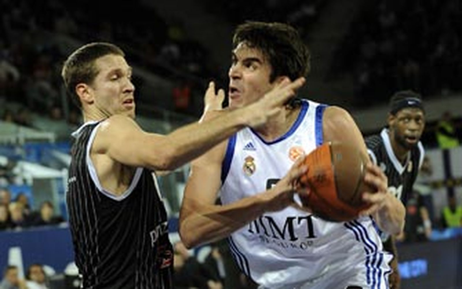 El Madrid sigue firme en la Caja Mágica