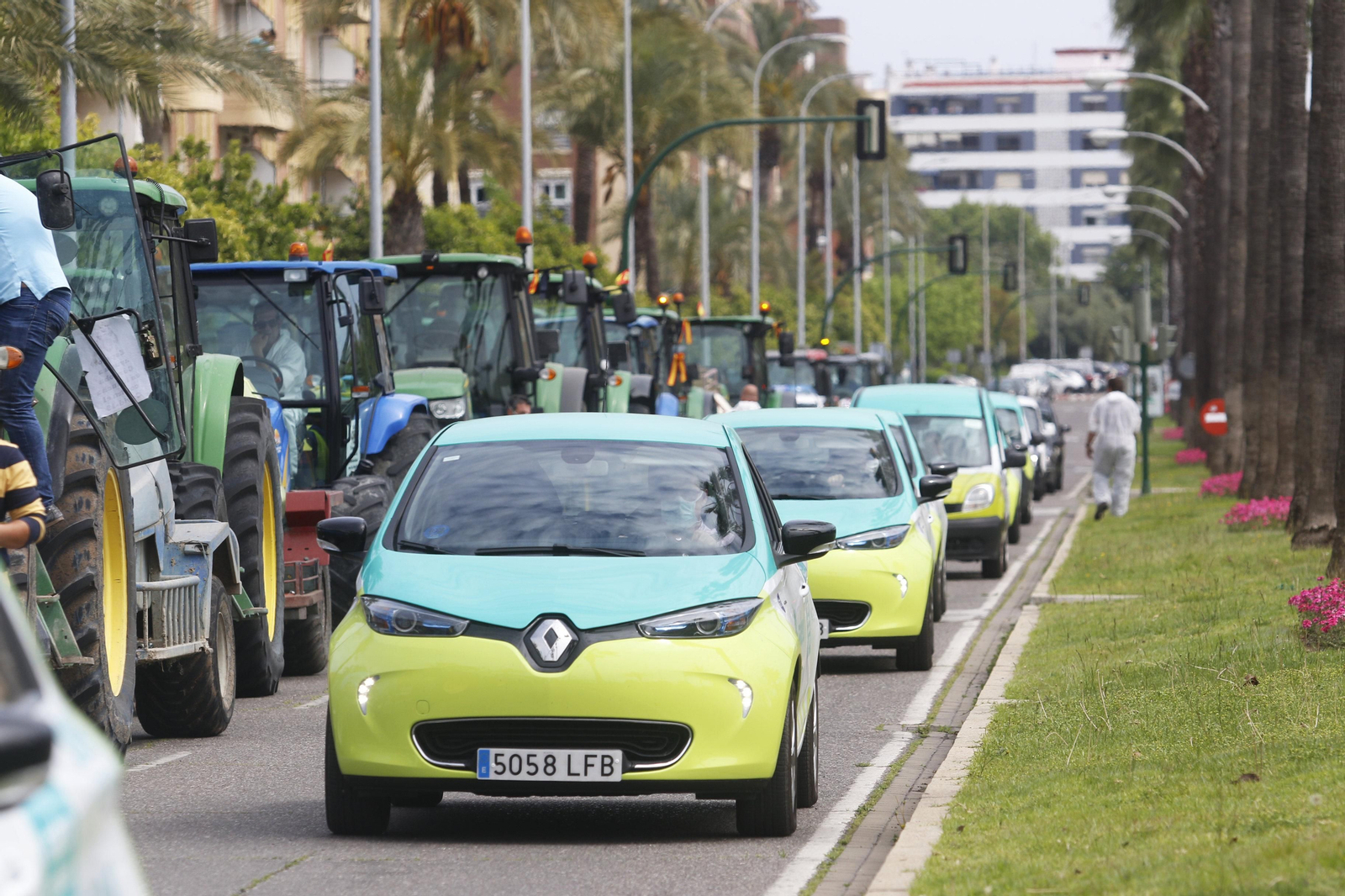 Las fotos del homenaje de los agricultores a los sanitarios de Córdoba