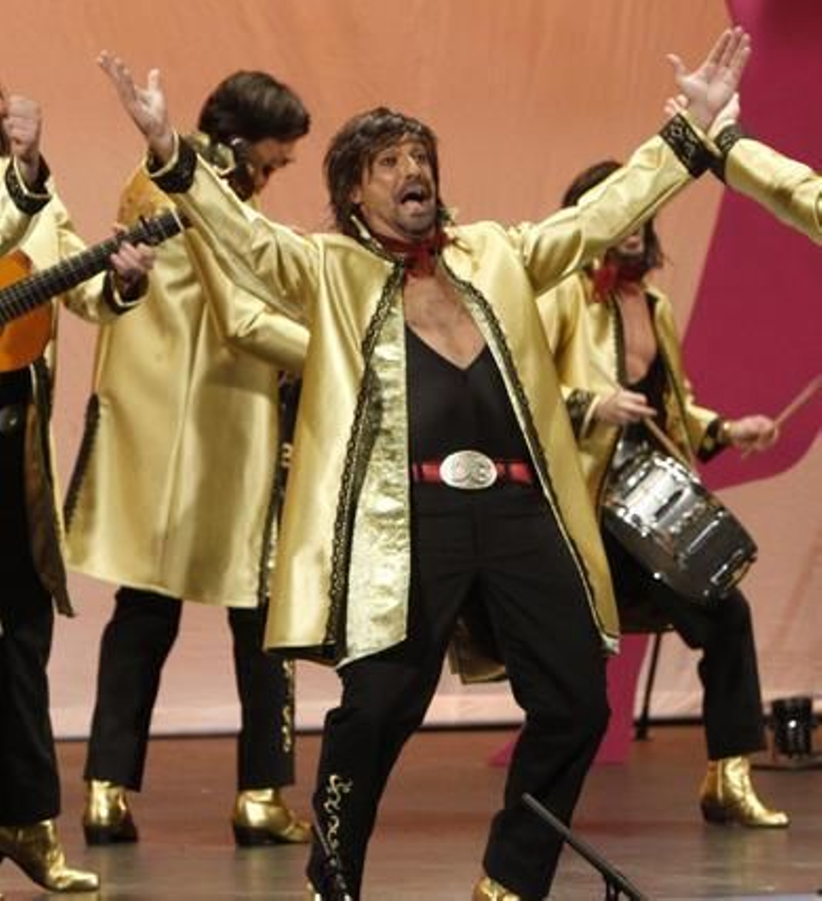 Chirigota Lo doce Gabanna

Foto: Lourdes de Vicente