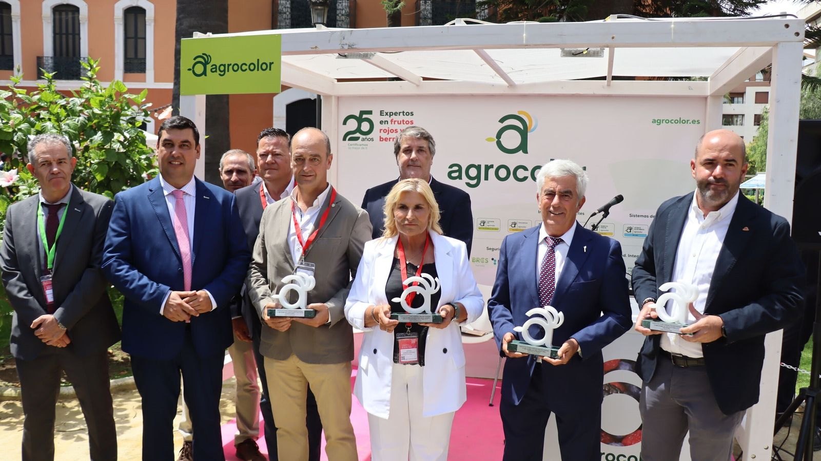 Entrega de premios en el stand de Agrocolor